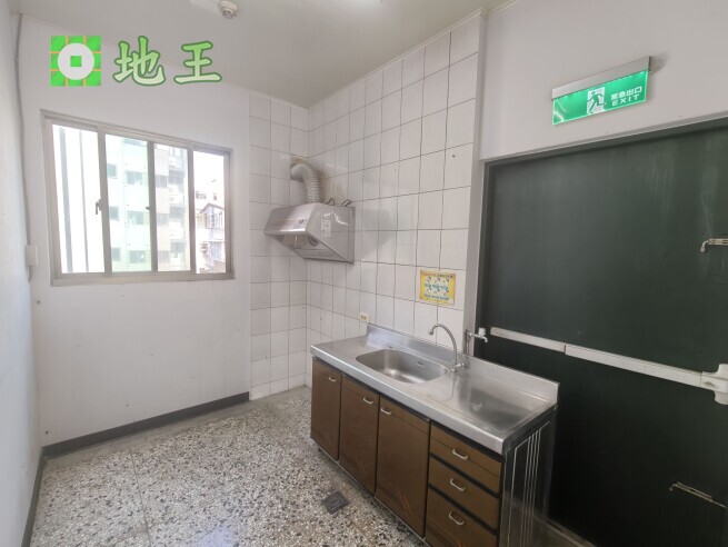 新北市 蘆洲區 蘆洲和平路廠辦出租｜60坪辦公廠辦｜近捷運｜可工廠公司登記 物件編號 20320