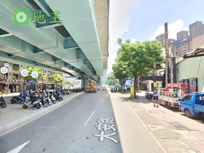 新北市 土城區 大安路150坪廠房出租｜挑高7米｜貨梯｜近交流道 物件編號 20360
