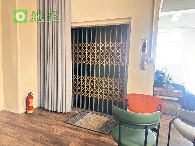 新北市 三重區 光復路二段廠房出租｜大坪數挑高空間｜適合辦公倉儲使用 物件編號 20408