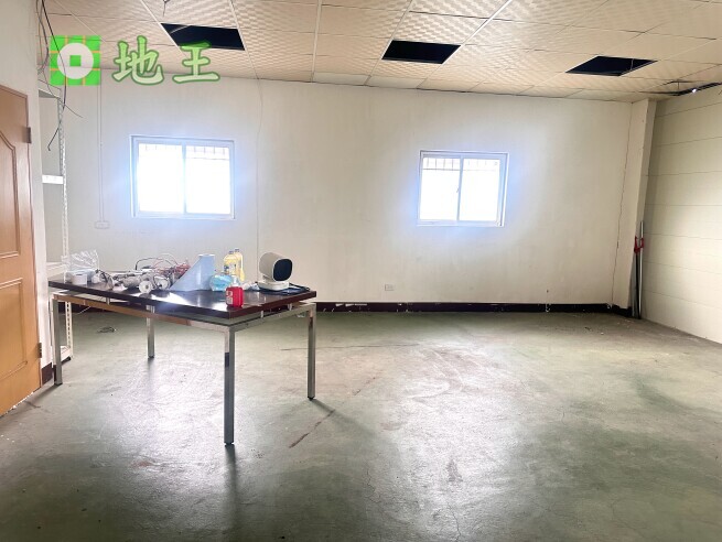 新北市 三重區 光復路鐵皮屋廠房出租｜100坪挑高5.8米｜雙貨梯｜倉儲首選 物件編號 20551