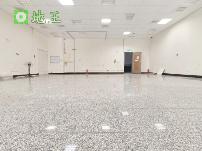 新北市 新莊區 中正路廠辦出租｜68坪一樓廠辦｜挑高5米｜40呎貨櫃可達 物件編號 20554