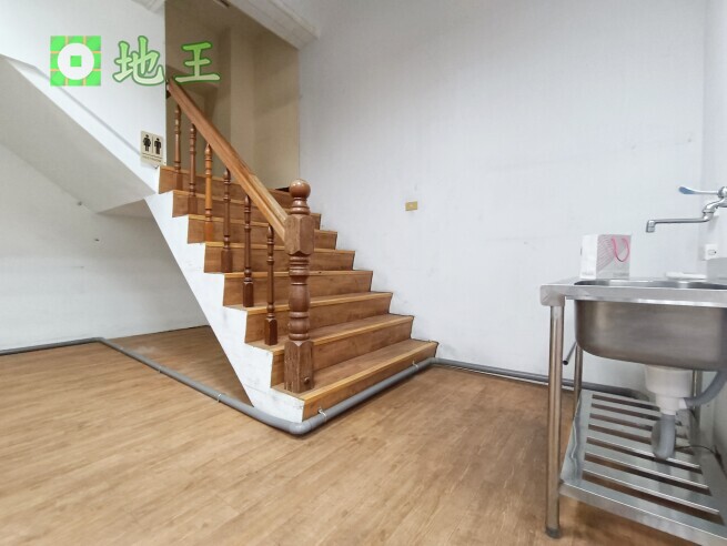 新北市 三重區 近光復路廠辦出售｜81坪合法廠辦｜一樓+樓上｜40呎貨櫃可達 物件編號 20558